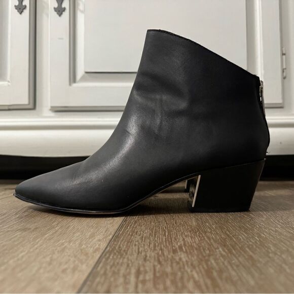 DKNY Bason Ankle Booties Size 9 Black w/ Chunky Zipper Back - Picture 1 of 9